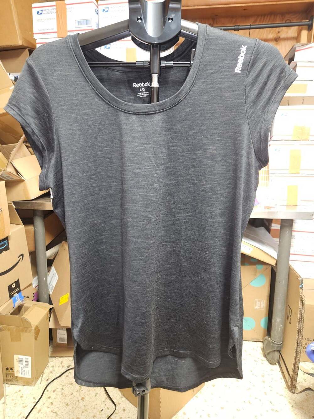 (274) Reebok Women's T-Shirt Size L